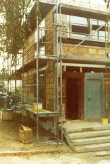 1985: building of a new administration wing